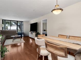 2-bedroom Condo — 3300 NE 192nd St APT 202, Aventura, 33180