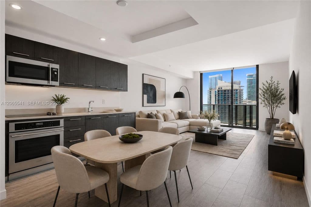1-bedroom Condo — 55 SW 9th St Unit 3504