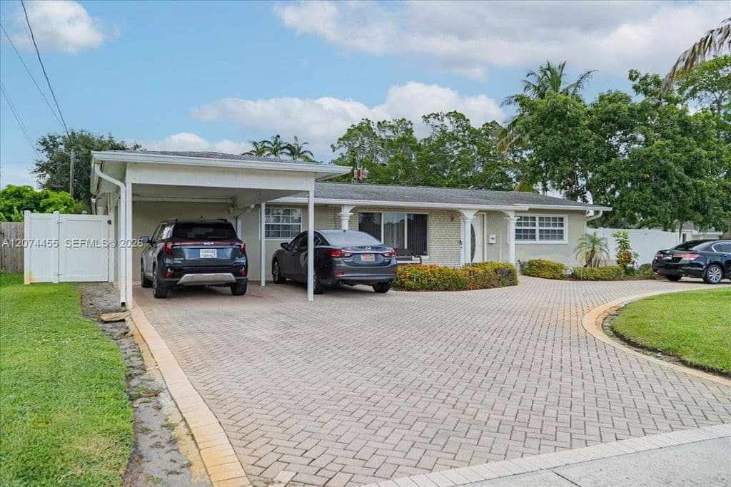 4-bedroom Single-Family Home — 5561 SW 13th St