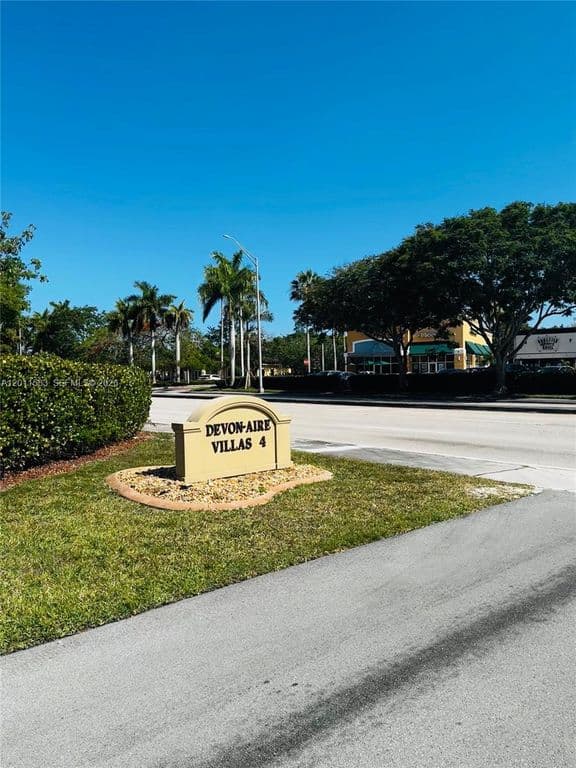 3+1 Mülk — 12316 SW 119th Ln