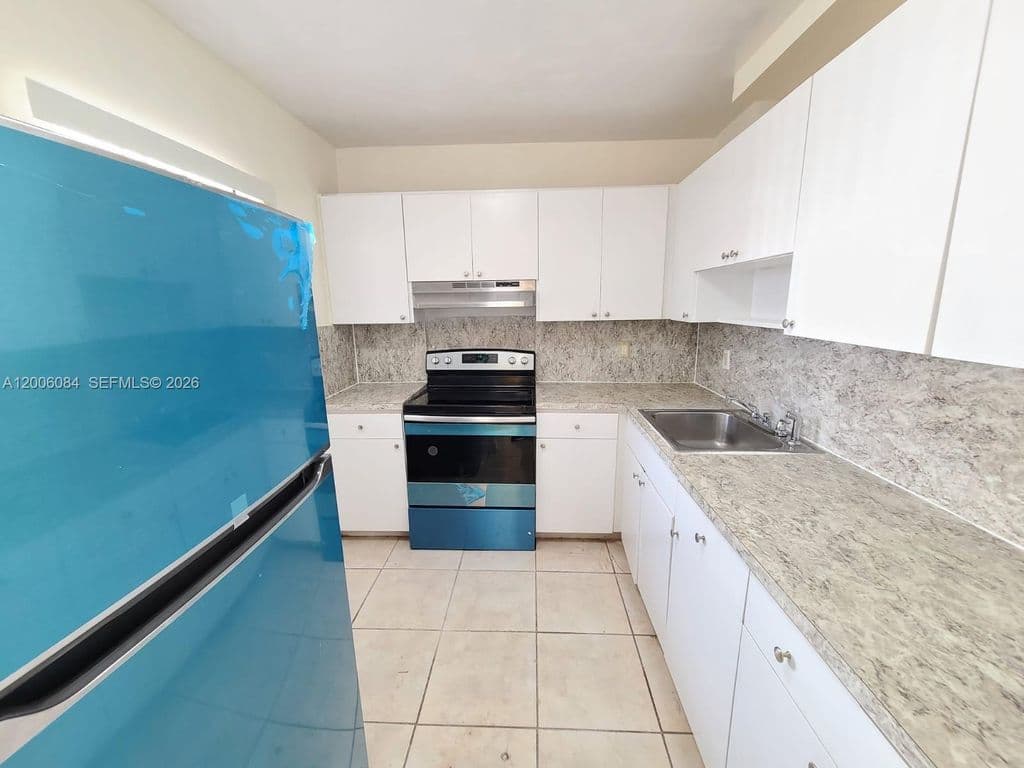 1+1 Condo — 15600 NW 7th Ave APT 709