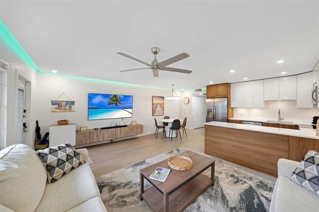 1+1 Condo — 3034 BERKSHIRE B #3034