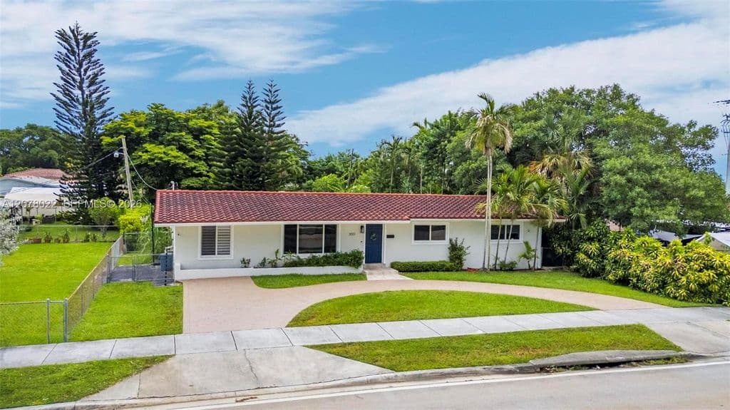 3-bedroom Single-Family Home — 3551 SW 97th Ave
