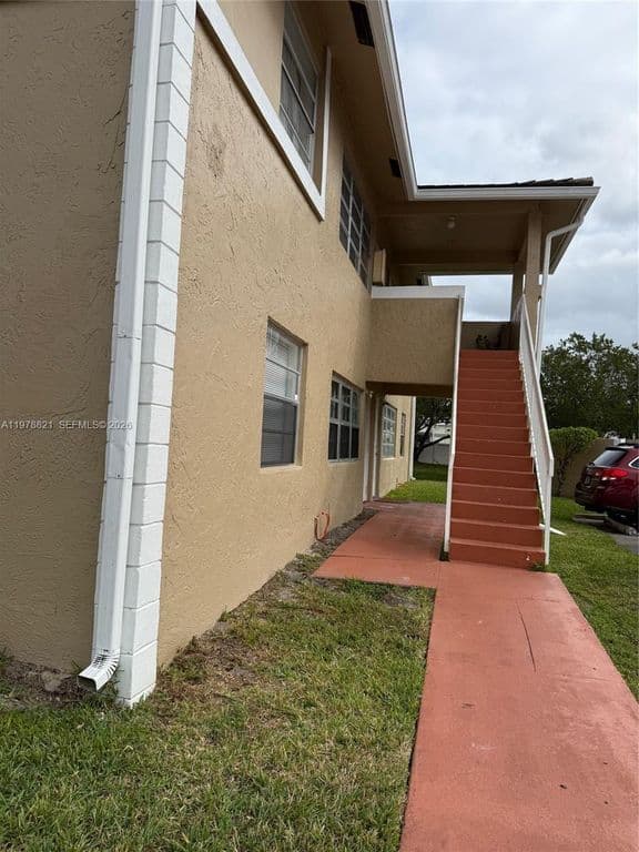 2+1 Condo — 1001 Twin Lakes Dr #29-D