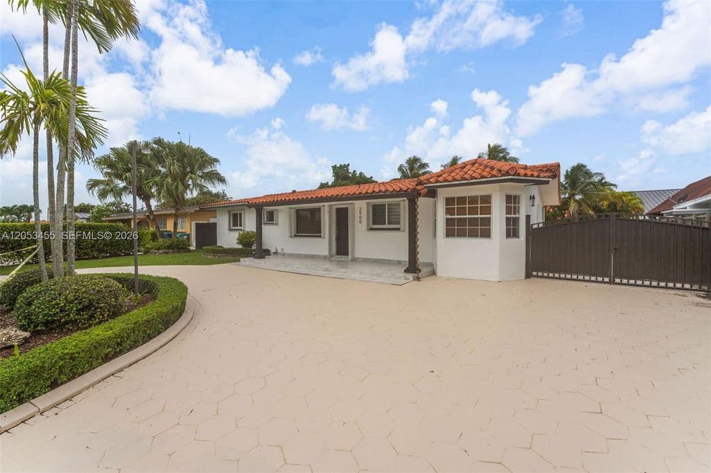 3+1 Müstakil ev — 2900 SW 98th Ave