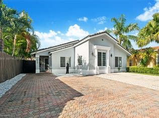 3+1 Müstakil ev — 16520 SW 99th St, Miami, 33196