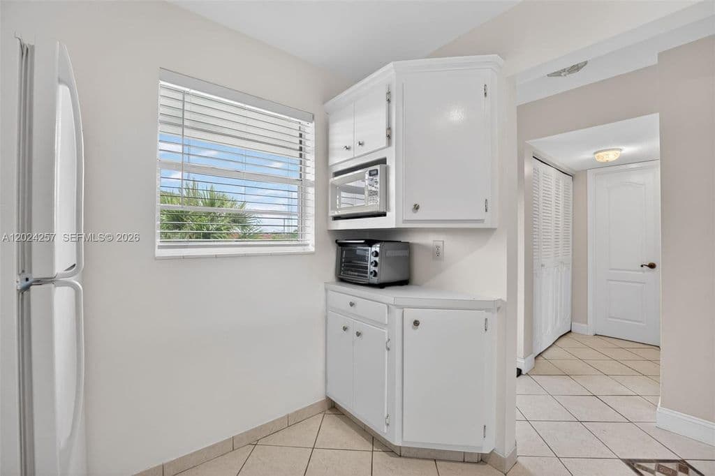 1+1 Condo — 2800 NW 47th Ter APT 303B