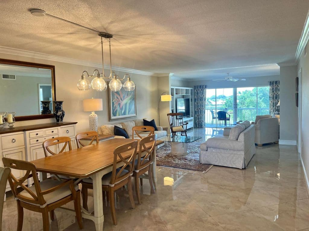 2+1 Condo — 145 Atlantis Boulevard #Ph4