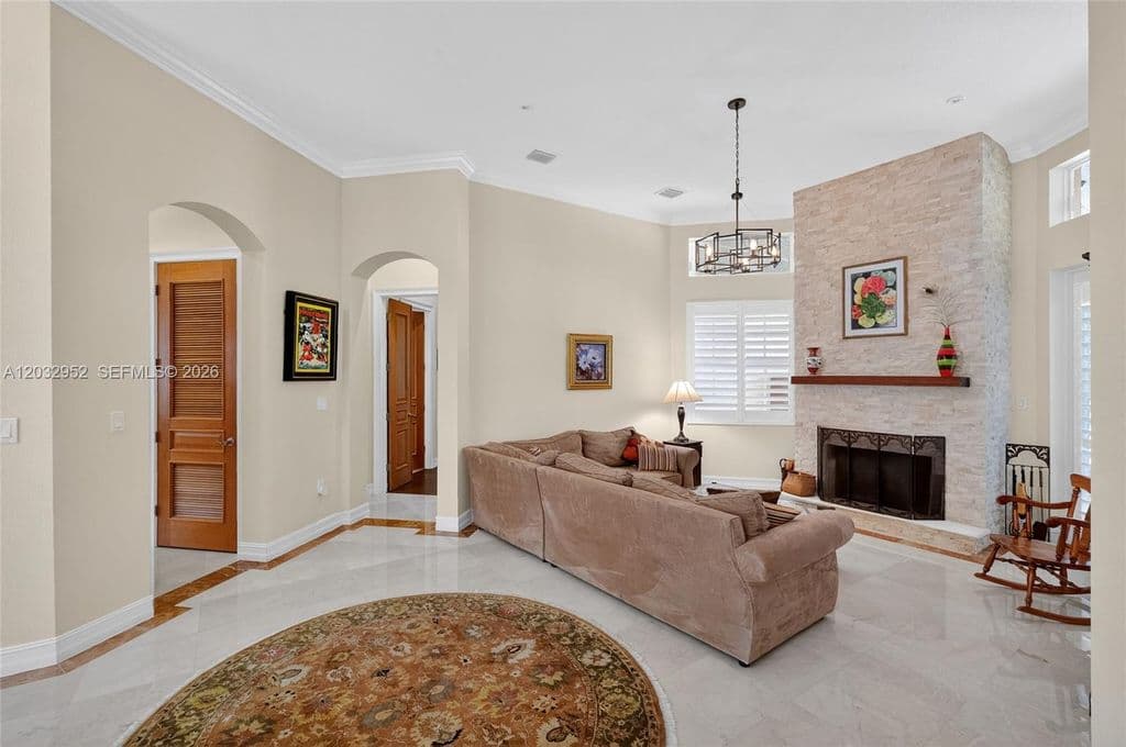 6-bedroom Single-Family Home — 8920 SW 162nd Ter