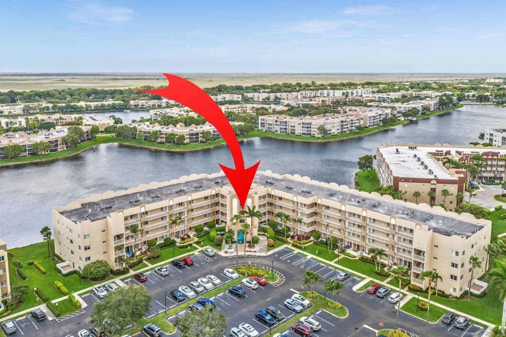 2+1 Condo — 7775 Southampton Terrace #307