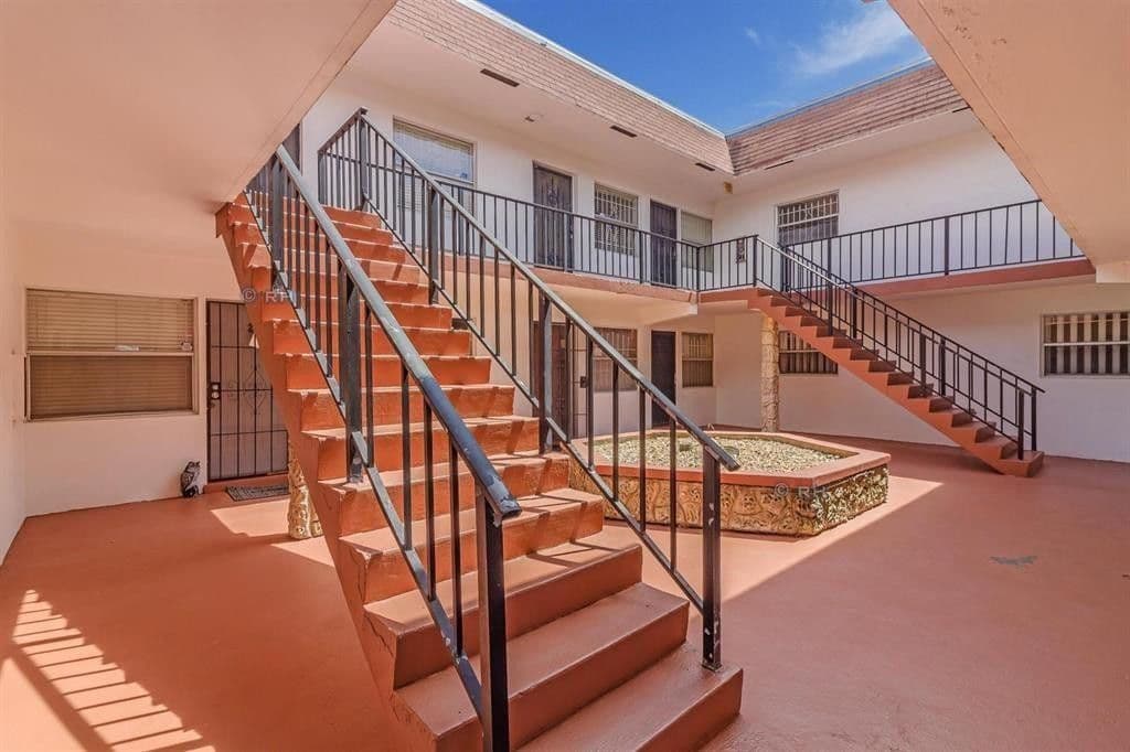 2+1 Condo — 230 SW 1st Street #G-8