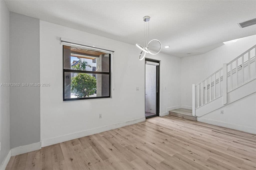 3-bedroom Property — 10455 NW 82nd St Unit 4