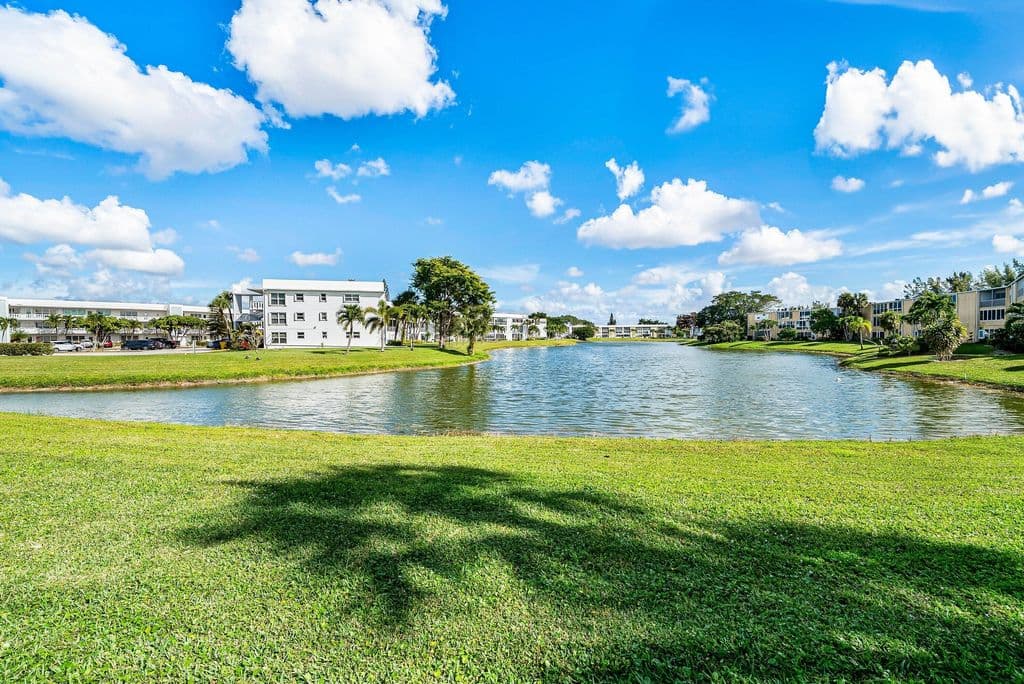 2-bedroom Condo — 187 Wellington K