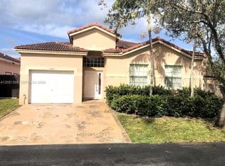 3+1 Müstakil ev — 21460 SW 90th Ct, Cutler Bay, 33189