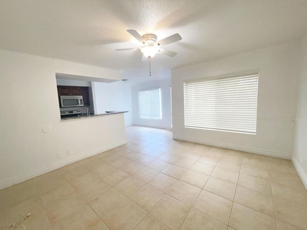 1+1 Condo — 815 W Boynton Beach Boulevard W #4-102