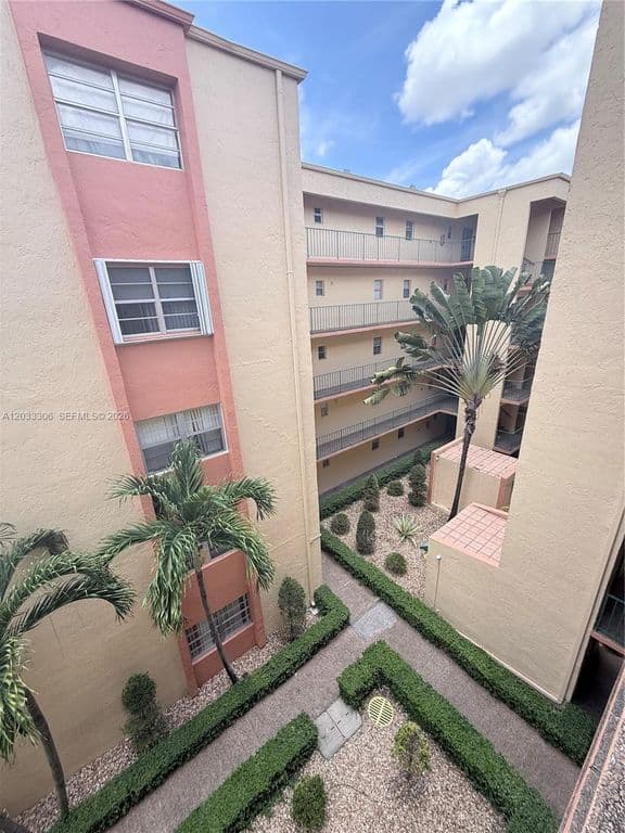 3-bedroom Condo — 1975 W 44th Pl #401