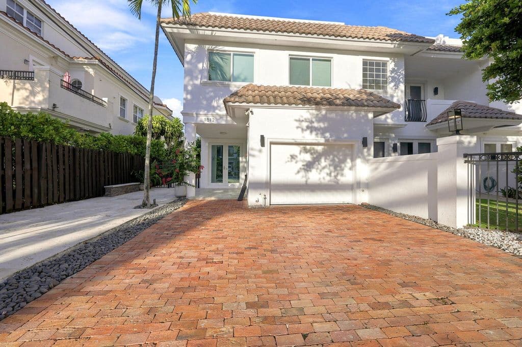 3-bedroom Property — 1812 NE 26th Avenue