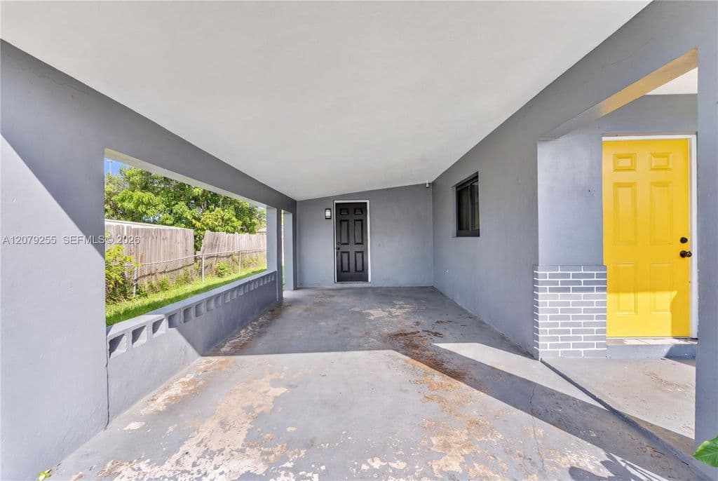 4-bedroom Single-Family Home — 5724 SW 18th St
