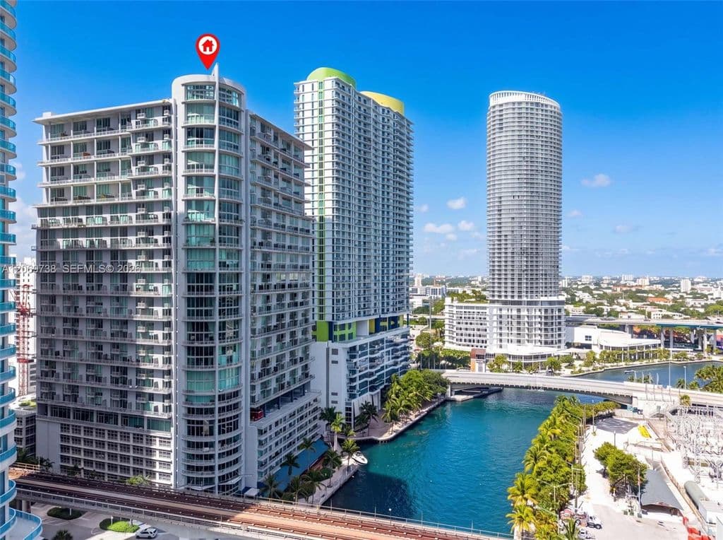 2-bedroom Condo — 690 SW 1st Ct APT 2122