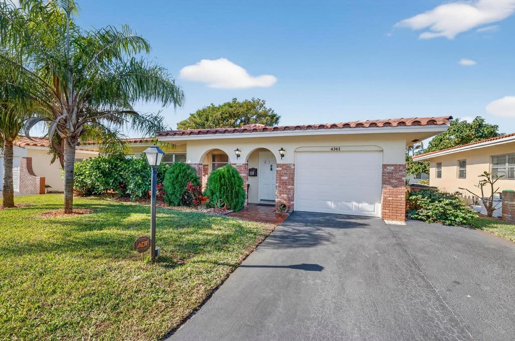 3+1 Müstakil ev — 4361 NW 12th Drive NW