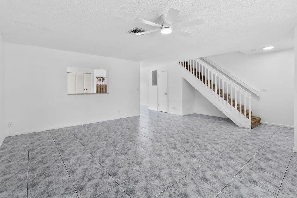 3-bedroom Property — 12212 NW 36th Place