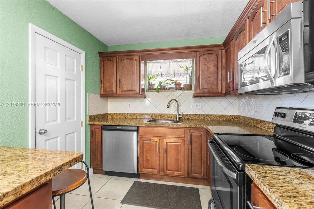 3-bedroom Single-Family Home — 311 SW 70th Ter