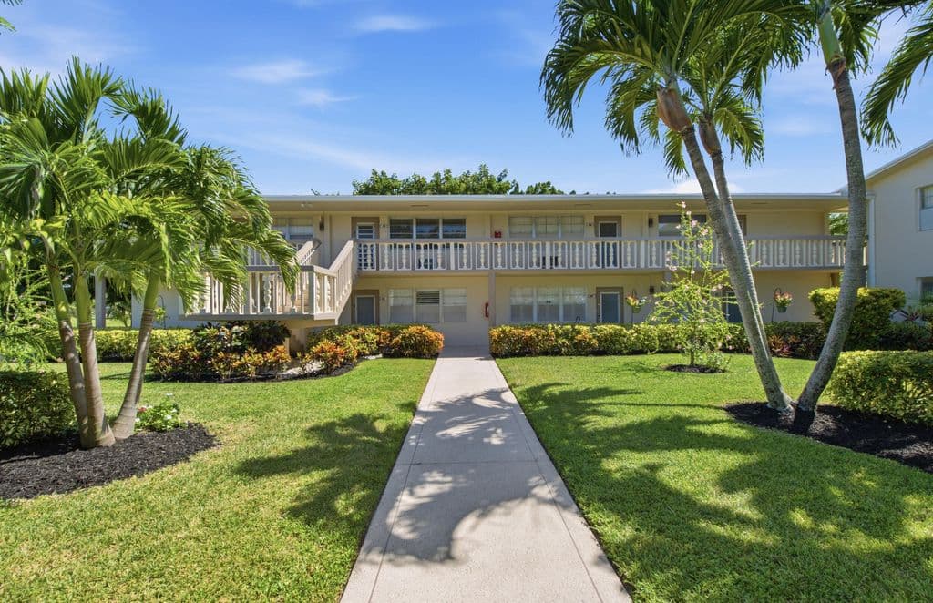1-bedroom Condo — 489 Tilford W
