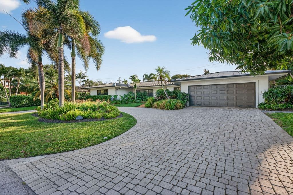 4-bedroom Single-Family Home — 2648 NE 37th Drive