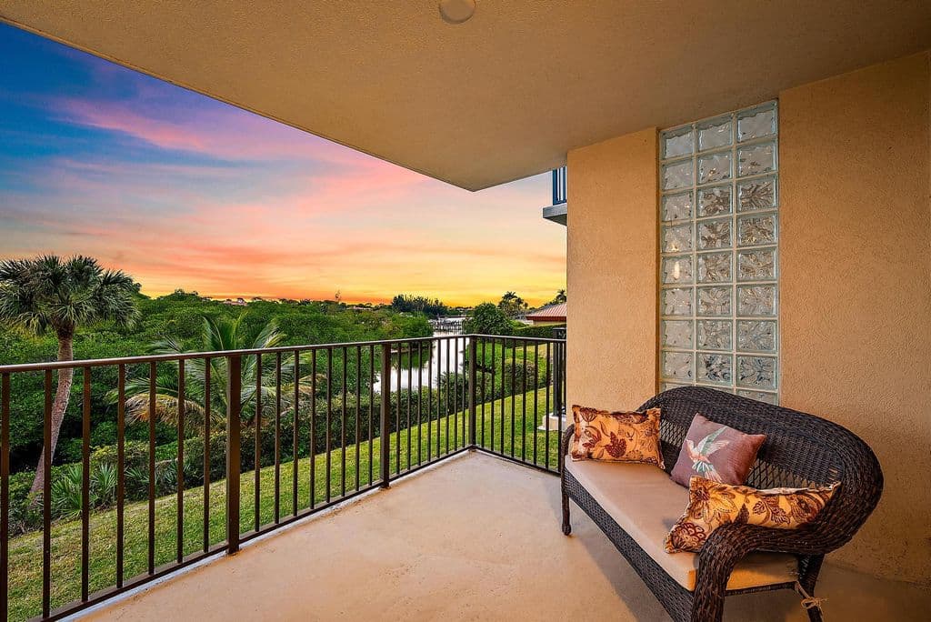 2+1 Condo — 1701 Marina Isle Way #202