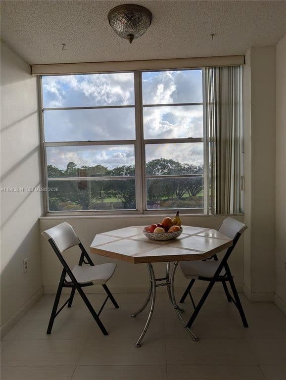 2-bedroom Condo — 1000 Saint Charles Pl APT 519
