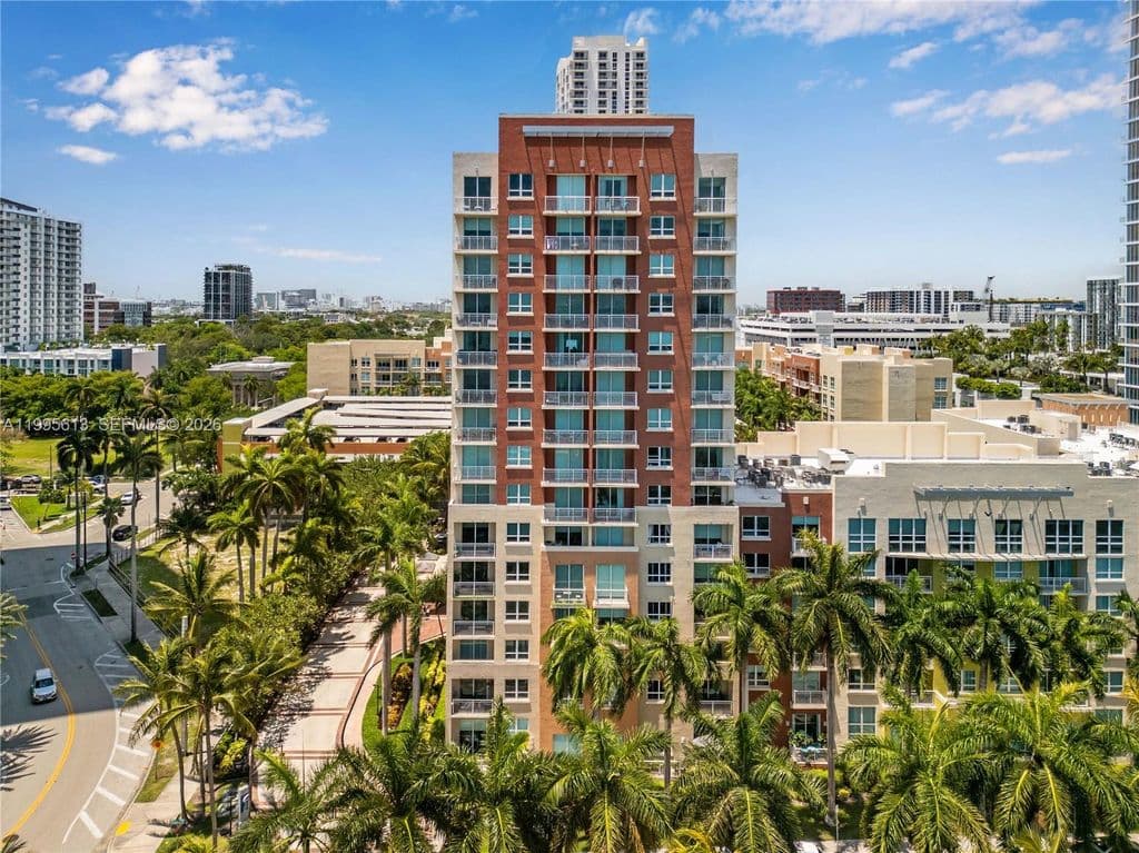 3-bedroom Condo — 2000 N Bayshore Dr APT 702