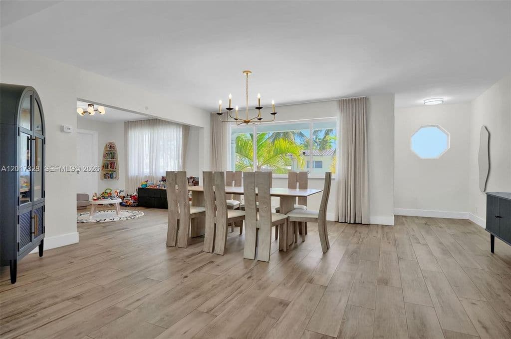 3-bedroom Single-Family Home — 1301 Hollywood Blvd