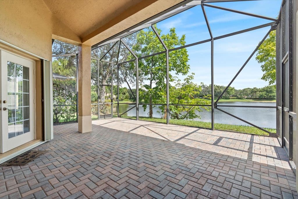 4-bedroom Single-Family Home — 11259 NW 65th Manor