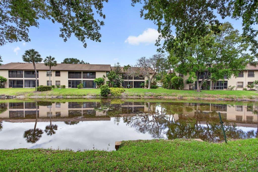 2+1 Condo — 4500 Carambola Circle S #27305