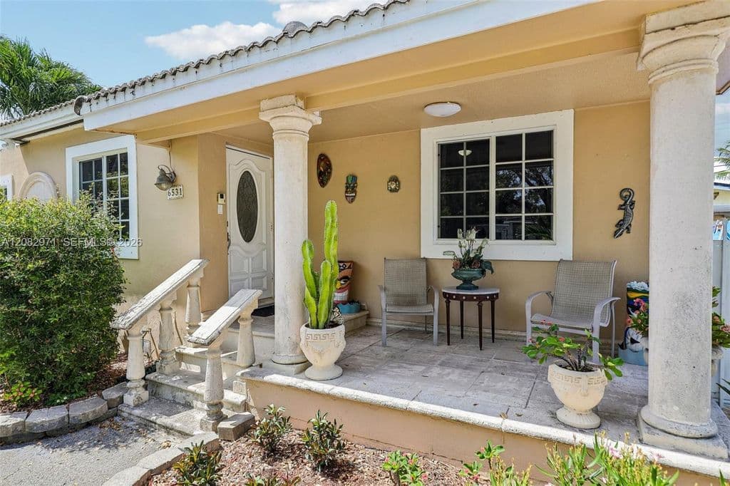 3+1 Müstakil ev — 6531 SW 20th St