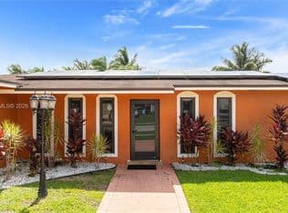 4+1 Müstakil ev — 321 NW 96th Ave, Pembroke Pines, 33024