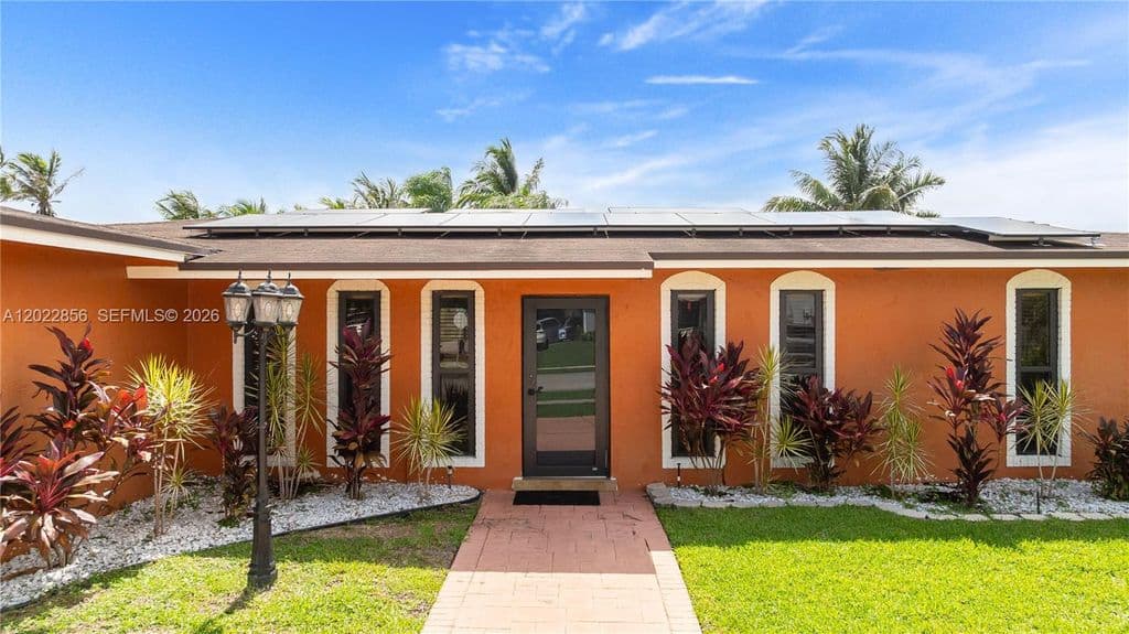 4+1 Müstakil ev — 321 NW 96th Ave