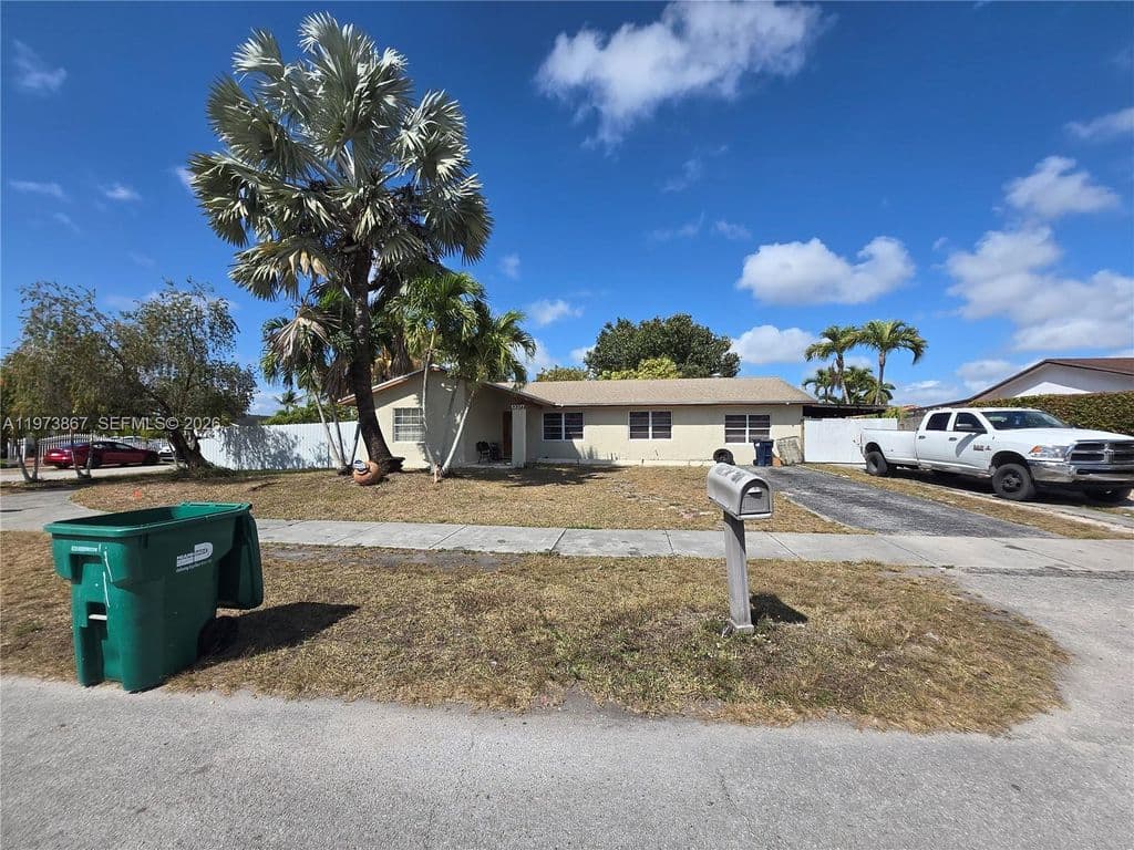 4+1 Müstakil ev — 13377 SW 46th Ln