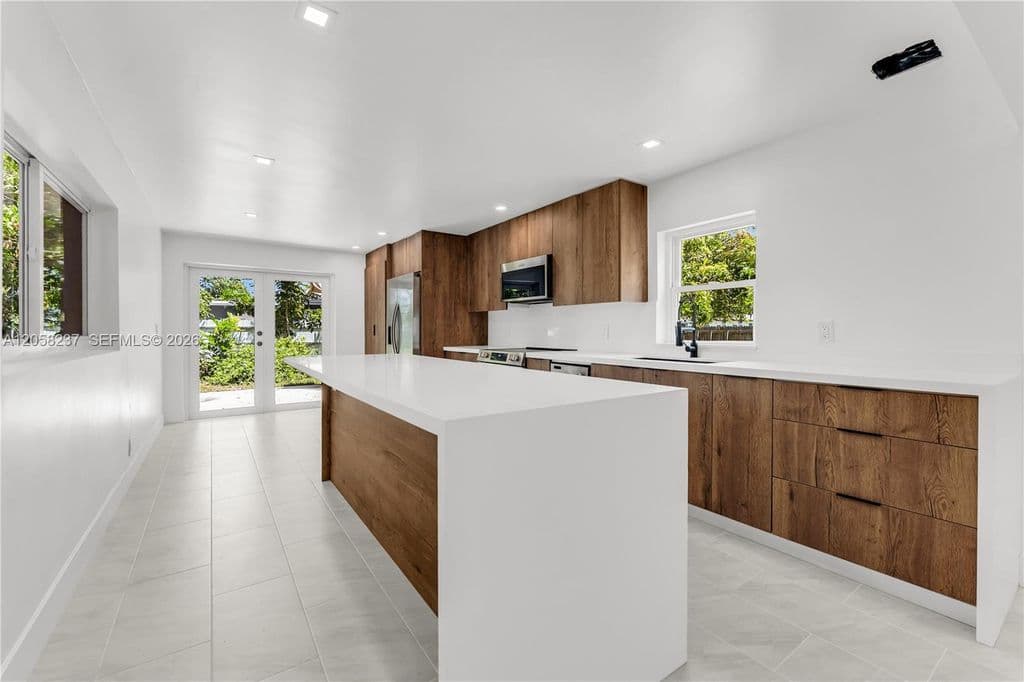 2+1 Müstakil ev — 3611 SW 36th St