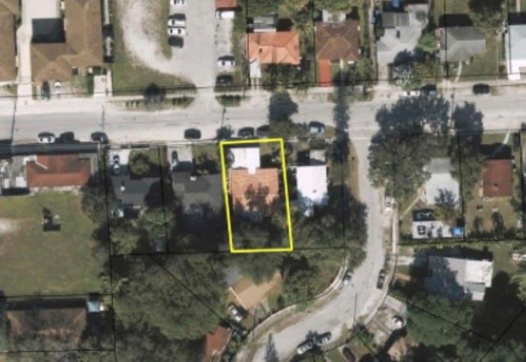 3+1 Müstakil ev — 154 NW 67th Street