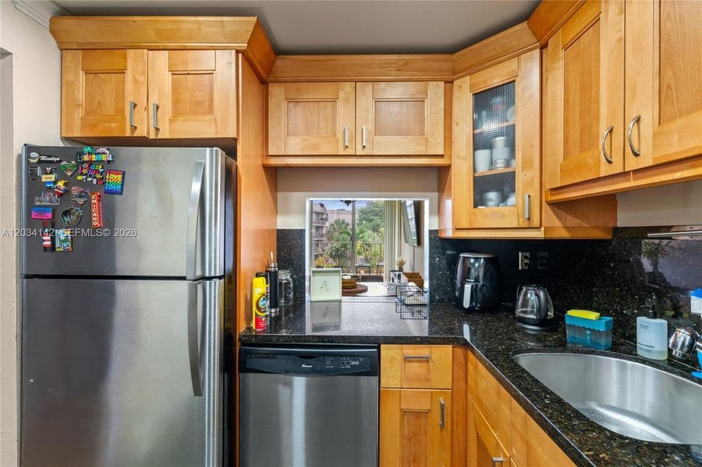 1+1 Condo — 13120 SW 92nd Ave #B-313
