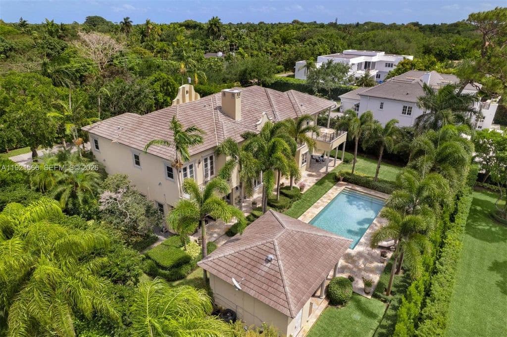 7-bedroom Single-Family Home — 8010 Ponce De Leon Rd