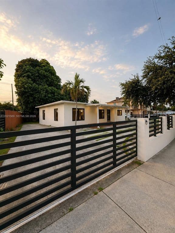 3-bedroom Single-Family Home — 1120 E 6th Ct