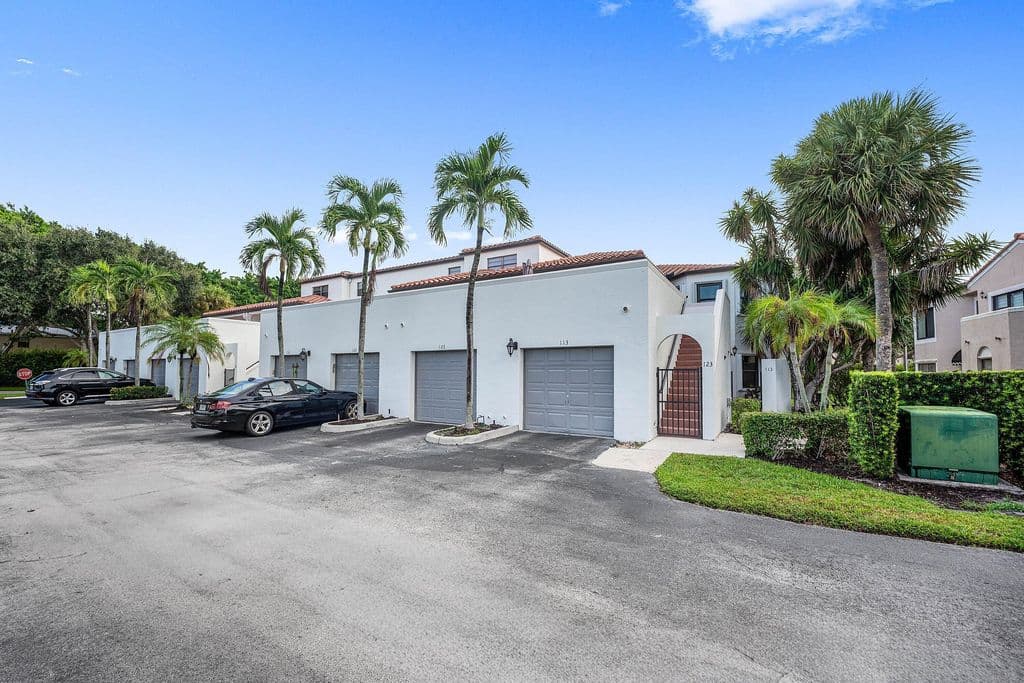 2-bedroom Condo — 6614 Villa Sonrisa Drive #123