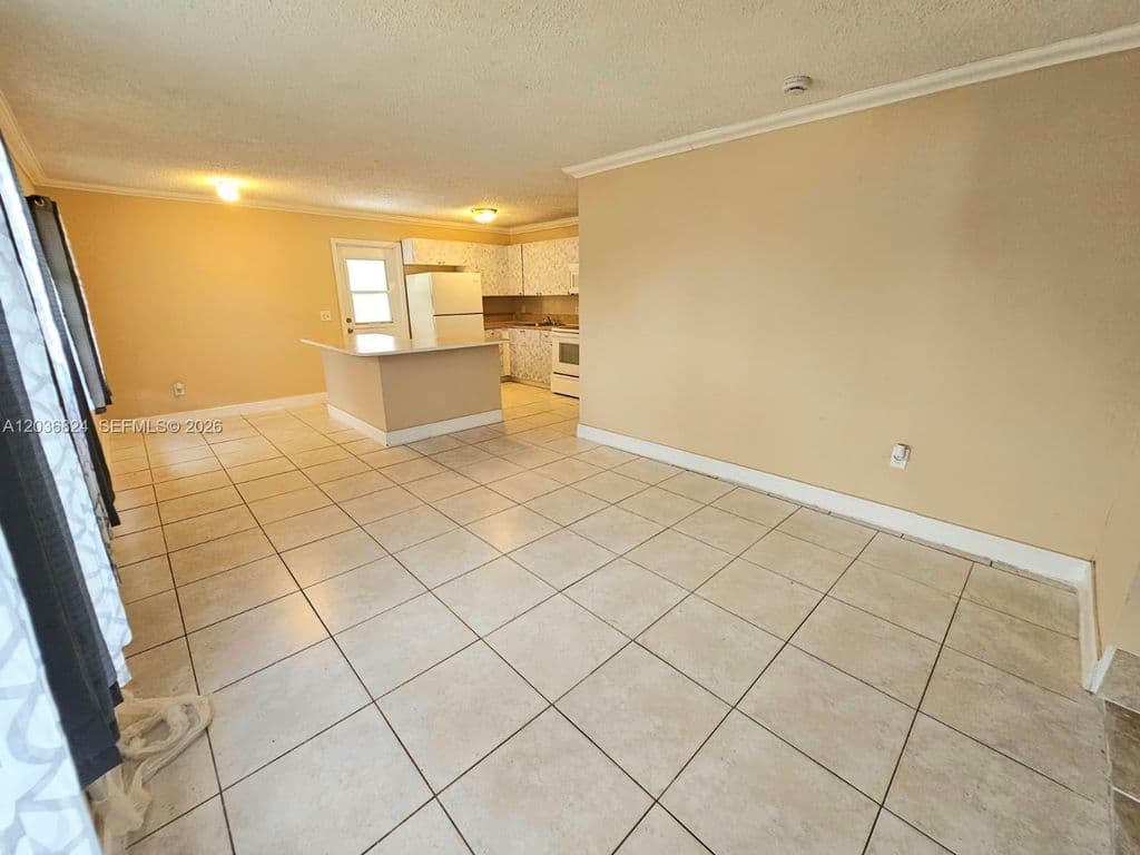 3+1 Müstakil ev — 649 NW 19th St