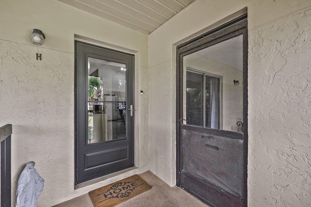 2-bedroom Condo — 6544 Chasewood Drive #H