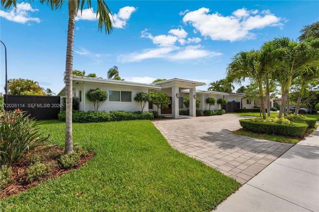 4+1 Müstakil ev — 9641 SW 66th St
