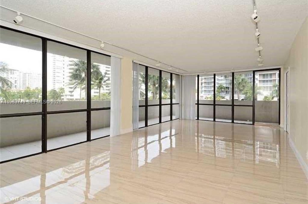 3+1 Condo — 2049 S Ocean Dr APT 210