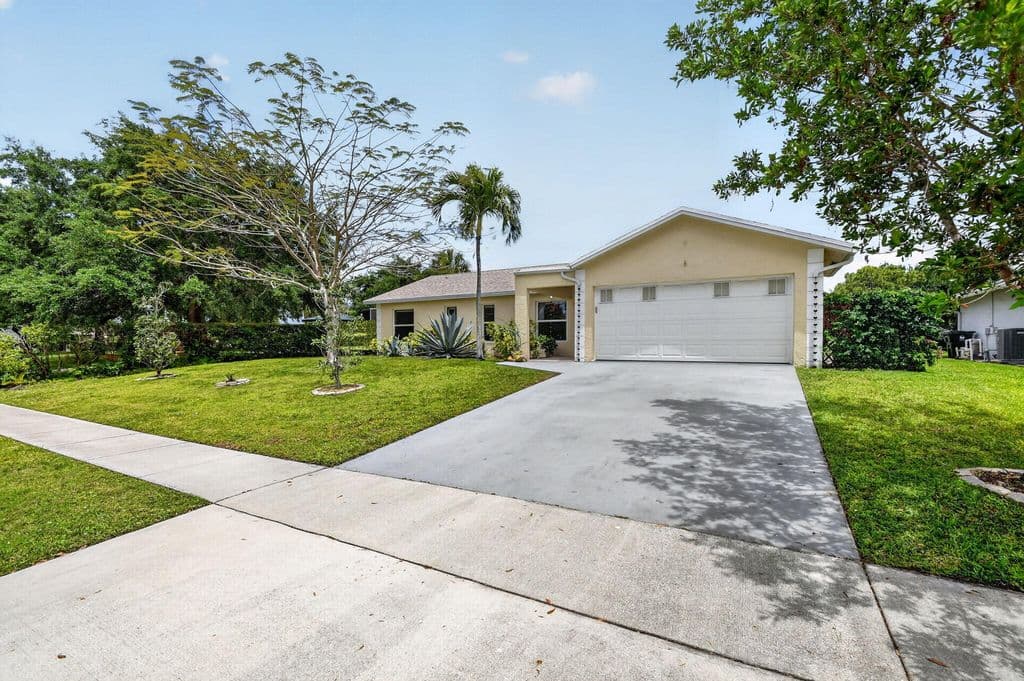 4+1 Müstakil ev — 1262 Essex Drive