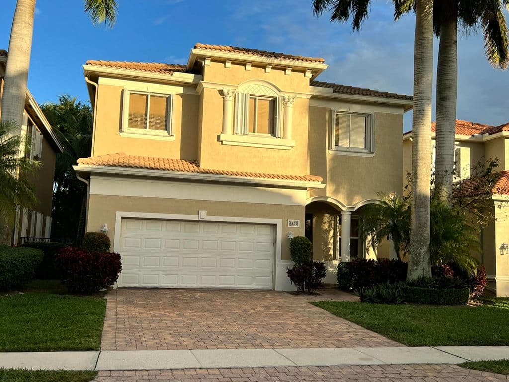 5-bedroom Single-Family Home — 4350 Key Lime Boulevard